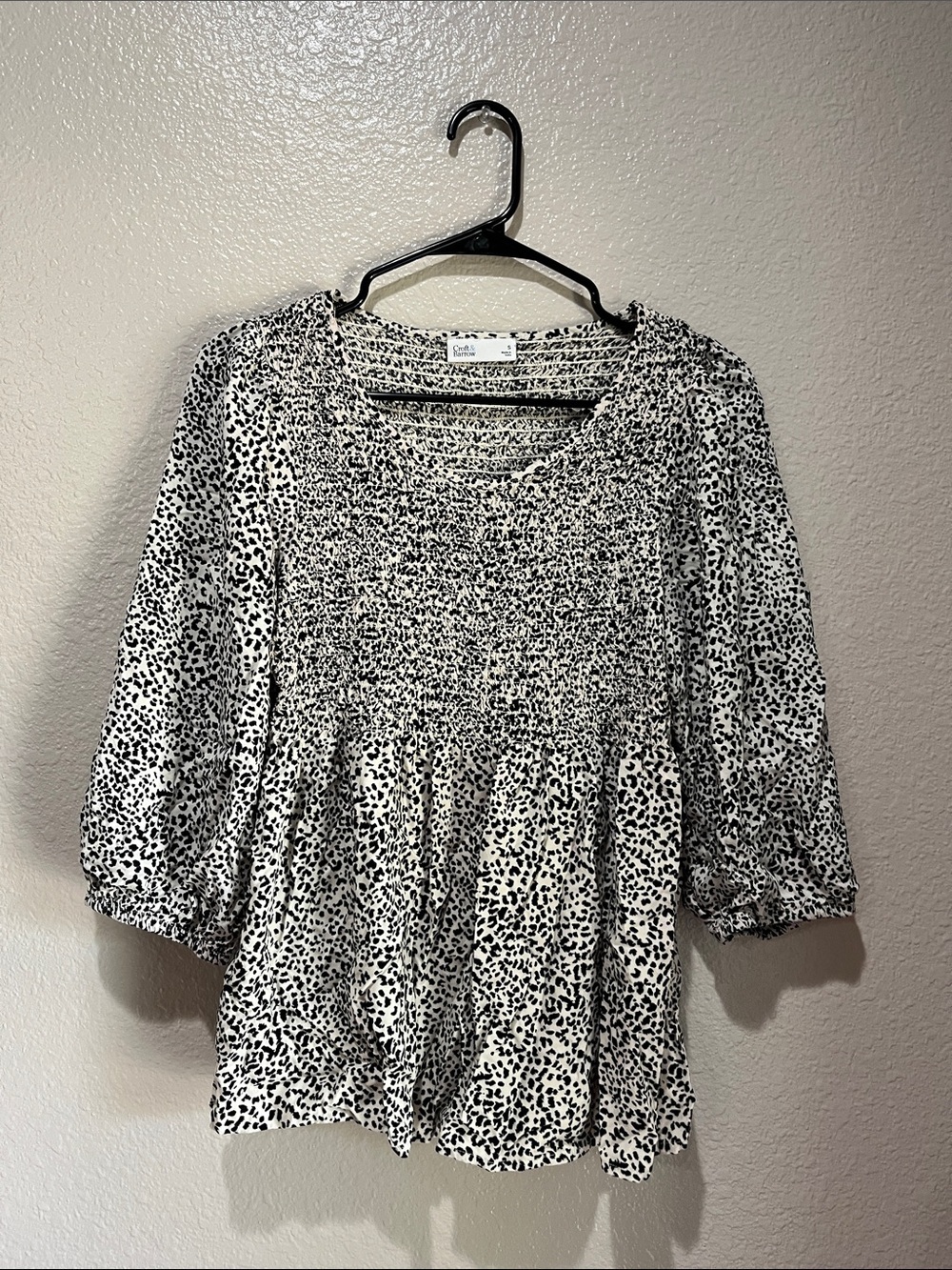 croft & barrow Black Cream mocked Peasant Blouse Lightweight Sz S Animal Print